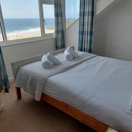 Porthmeor 150 M Parking 2-3 Cars Holiday home *